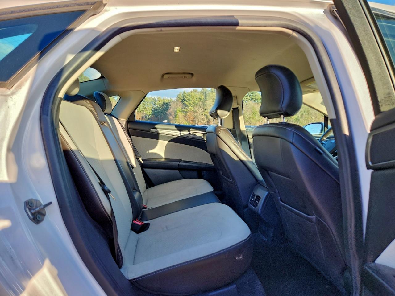 Ford Fusion Se Image 5