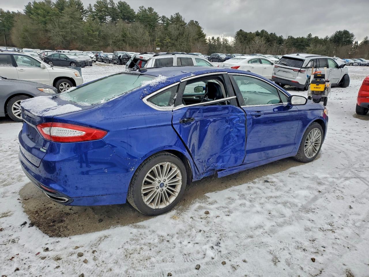 Ford Fusion Se Image 4