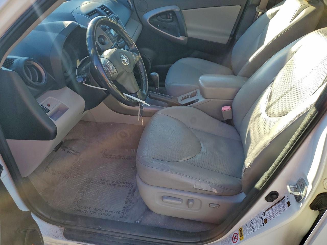 Toyota RAV4 Limited Image 6