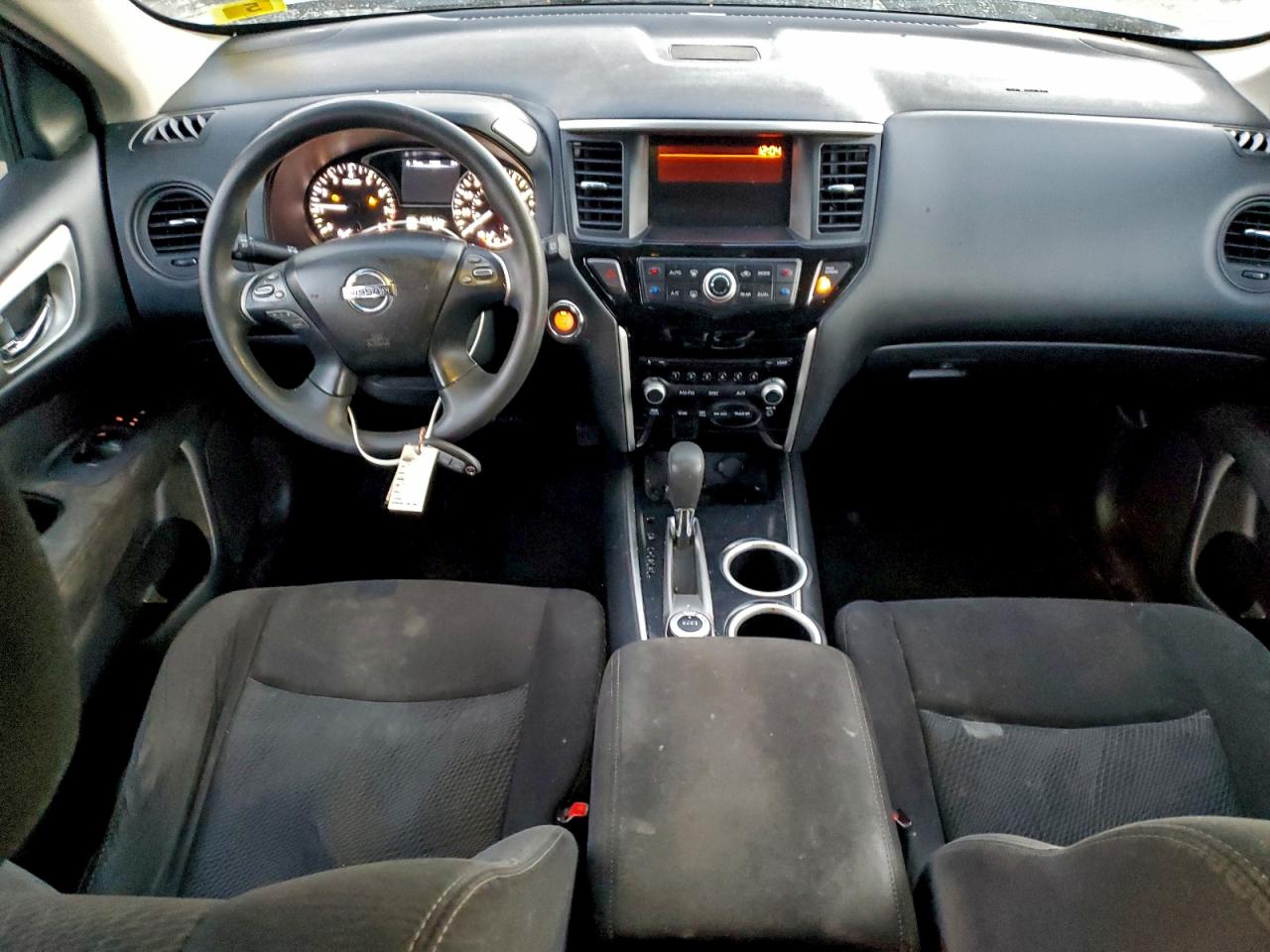 Nissan Pathfinder S Image 9