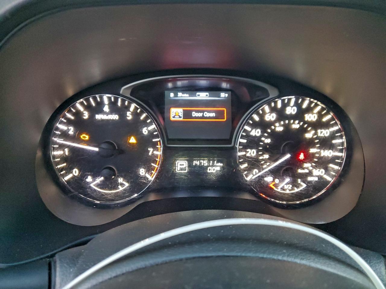 Nissan Pathfinder S Image 7