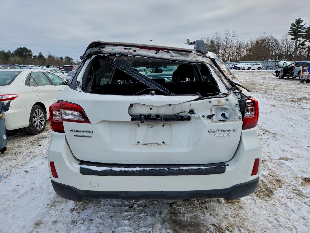 Subaru Outback 2.5i Limited Image 11