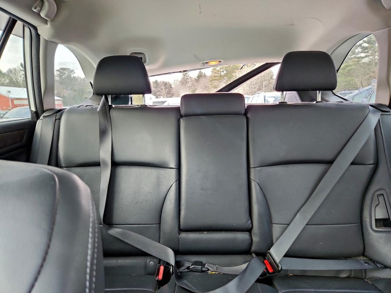 Subaru Outback 2.5i Limited Image 5