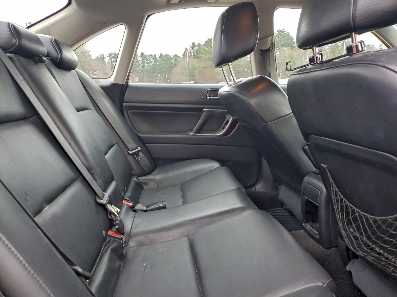 Subaru Legacy 2.5i Limited Image 9