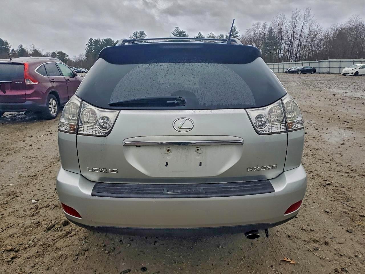 Lexus RX 330 Image 12