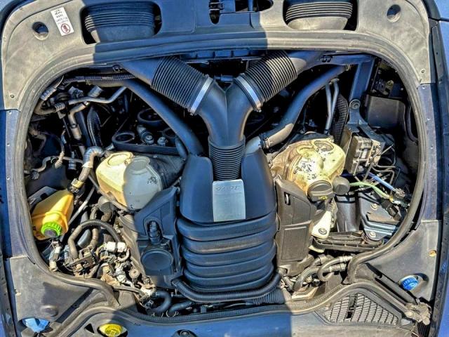 Porsche Panamera 2 Image 10