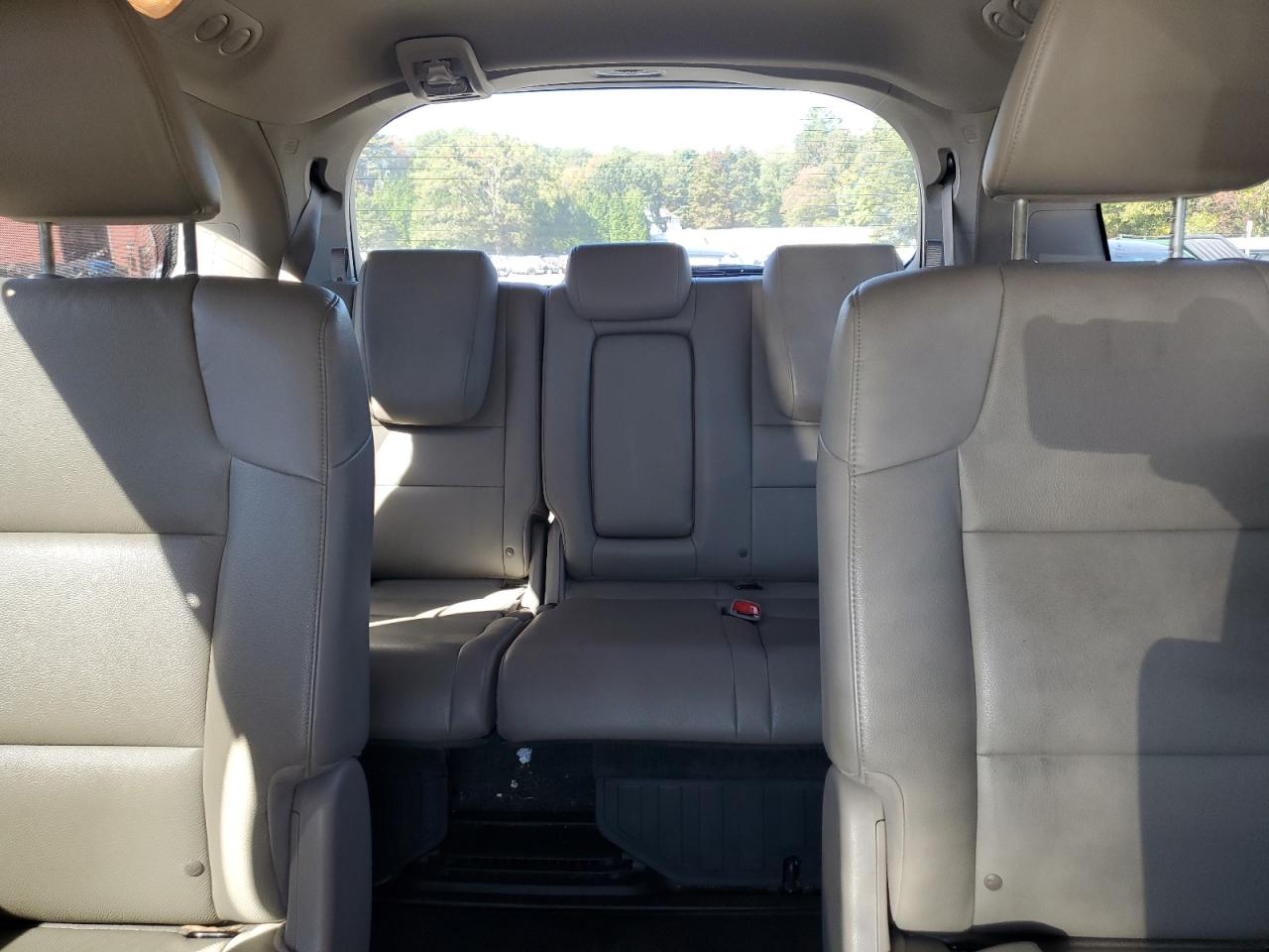 Honda Odyssey Touring Image 8