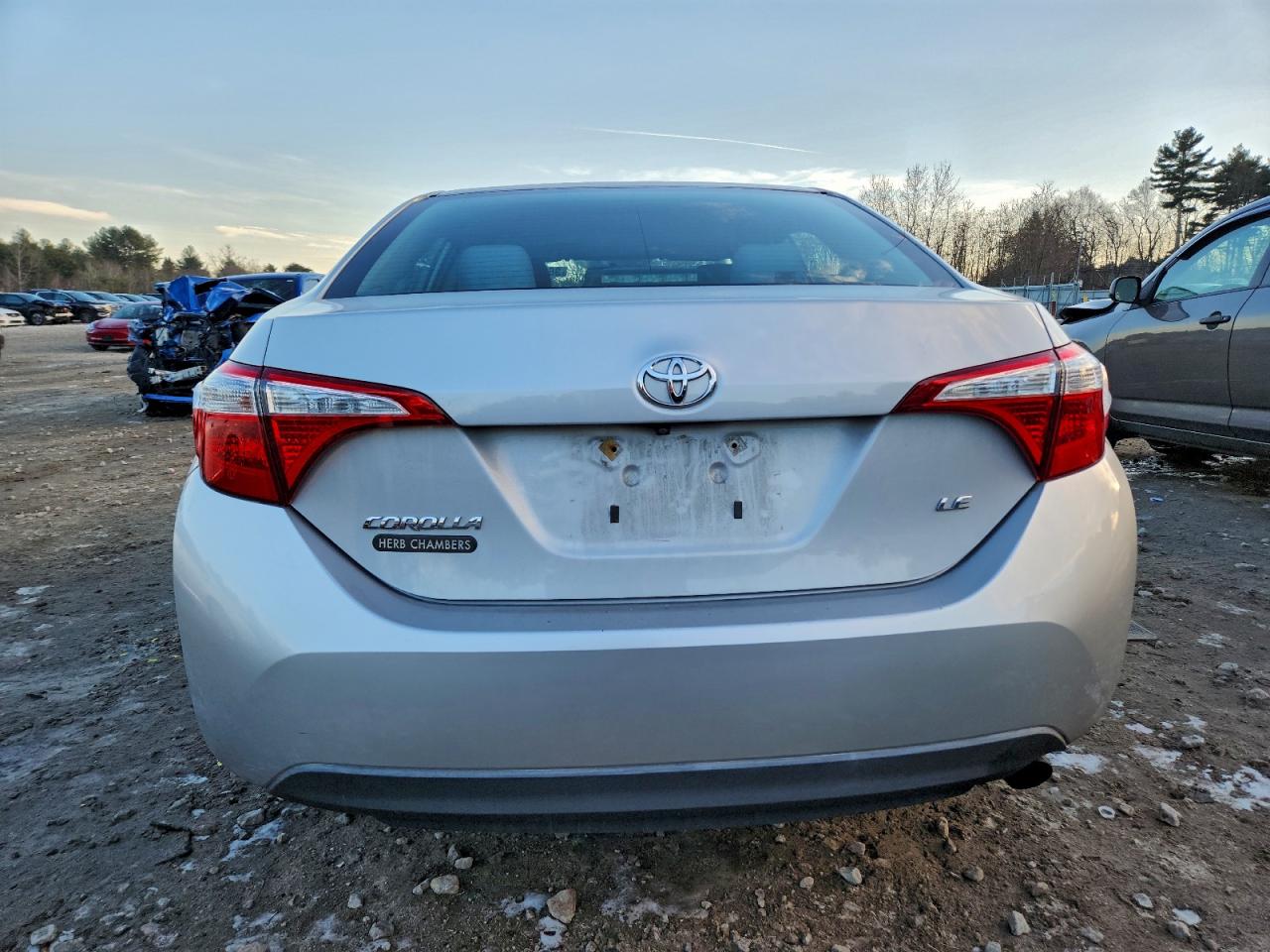 Toyota Corolla L Image 12