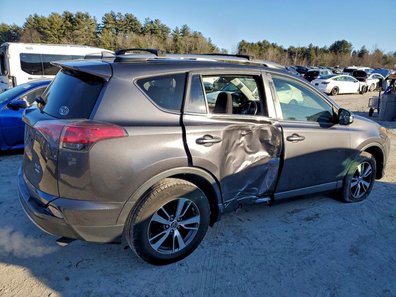 Toyota RAV4 Adventure Image 13