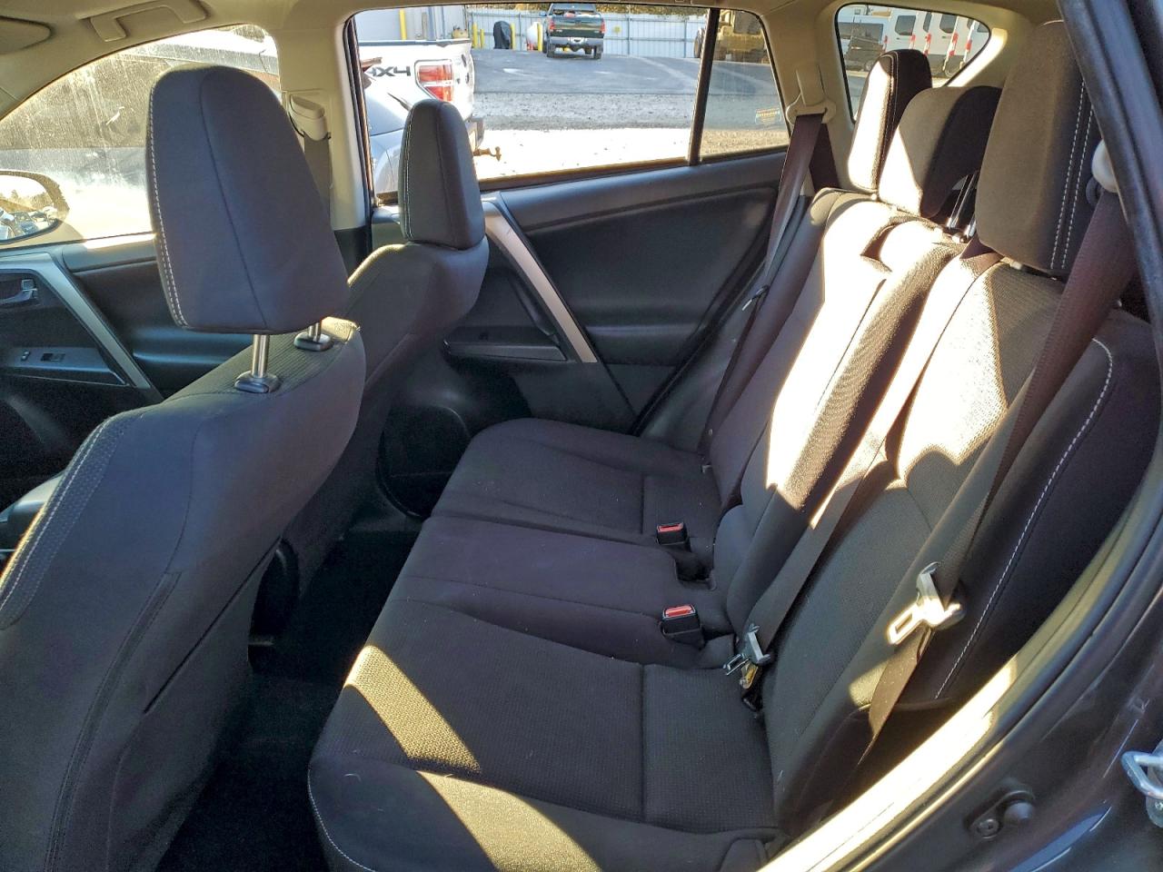 Toyota RAV4 Adventure Image 9