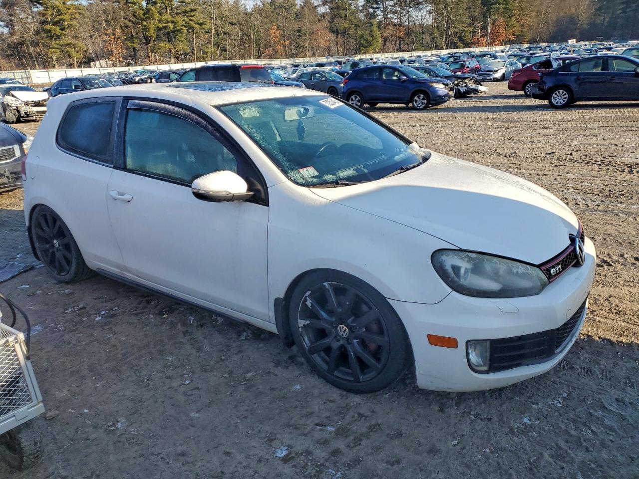 Volkswagen GTI Image 2
