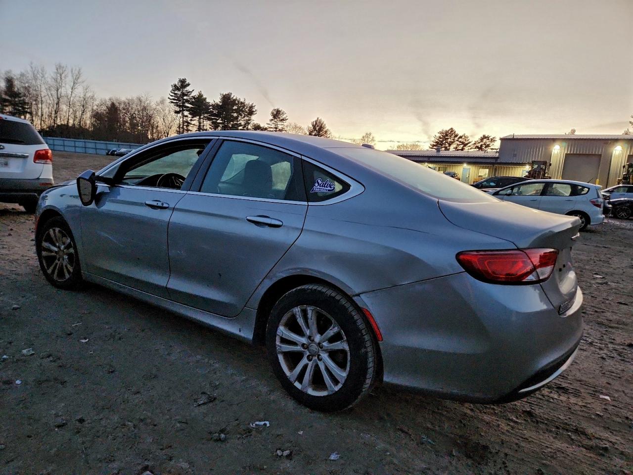 Chrysler 200 Limited Image 11