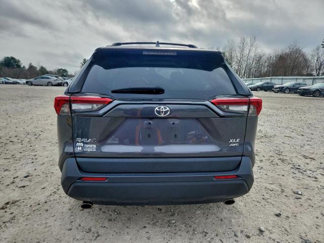 Toyota RAV4 Xle Image 5