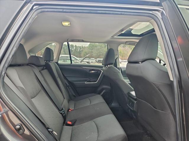 Toyota RAV4 Xle Image 6
